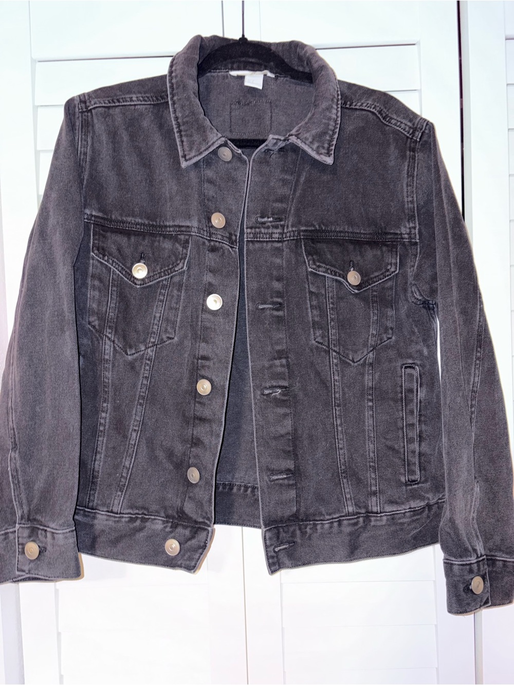 H&M Black Washed Cotton Denim Trucker Jacket Size US 8 / Medium